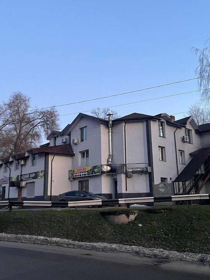 Pitstop Motel นิปโปรเซอร์เซียนสกาย ภายนอก รูปภาพ