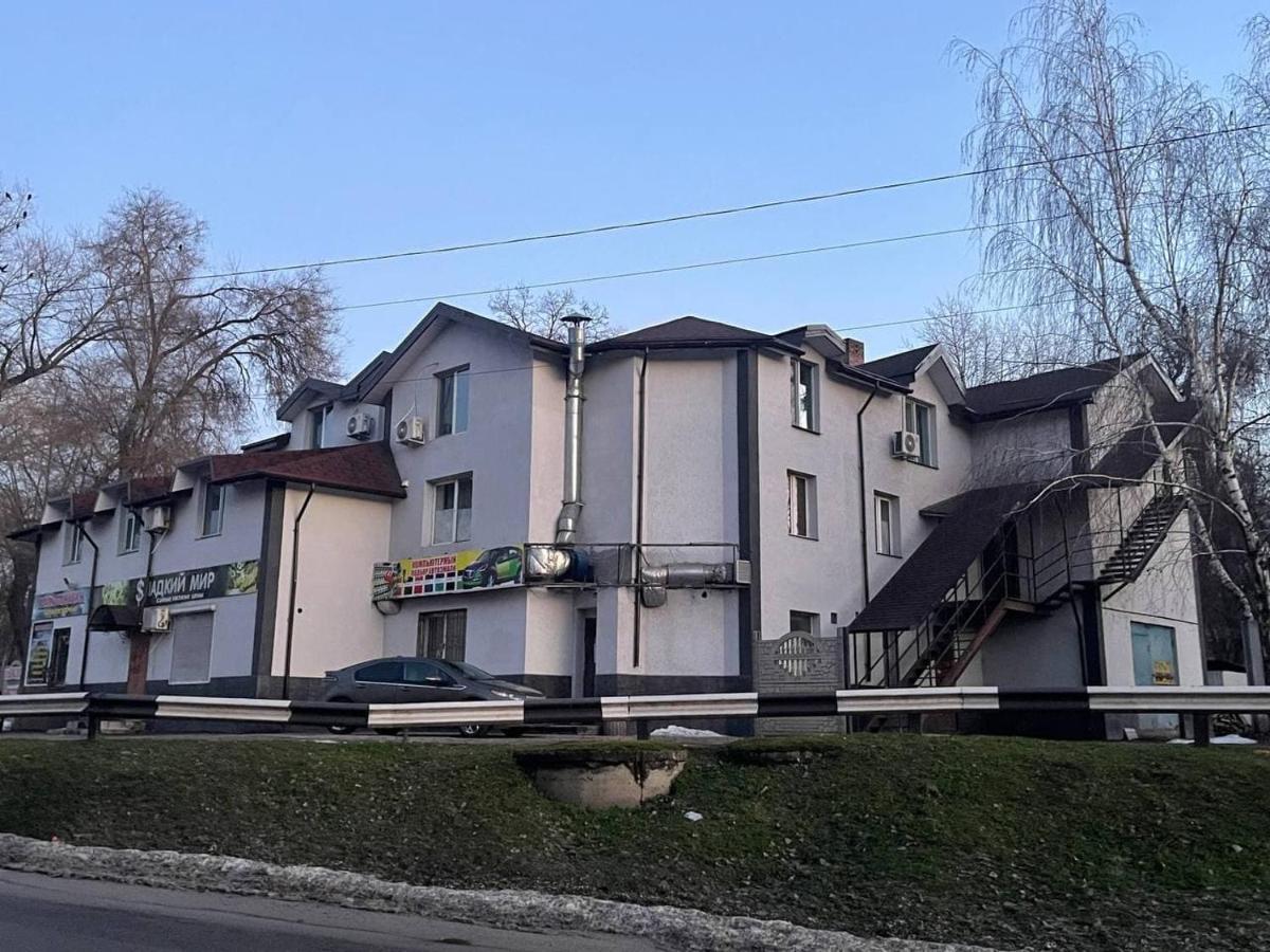 Pitstop Motel นิปโปรเซอร์เซียนสกาย ภายนอก รูปภาพ