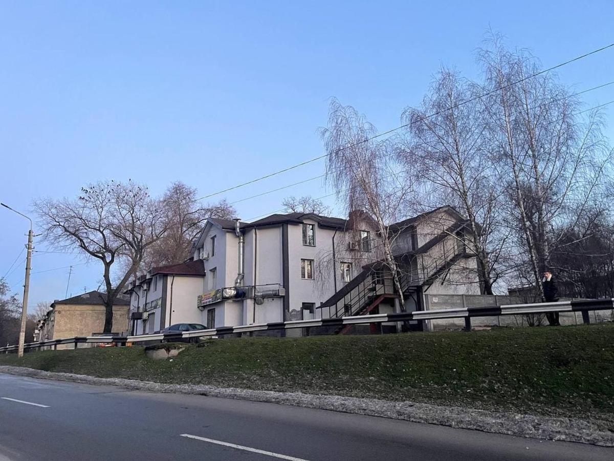 Pitstop Motel นิปโปรเซอร์เซียนสกาย ภายนอก รูปภาพ