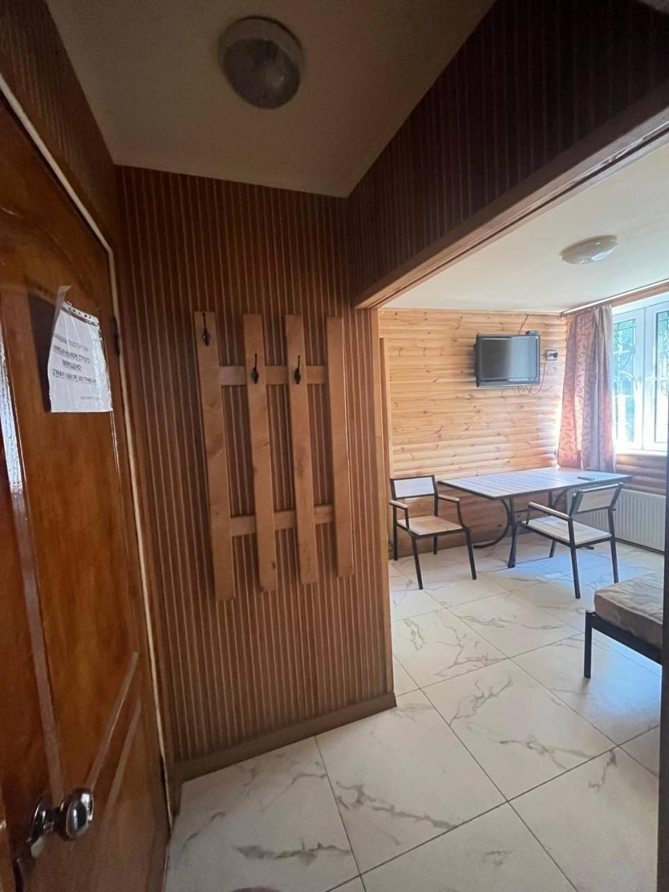 Pitstop Motel นิปโปรเซอร์เซียนสกาย ภายนอก รูปภาพ